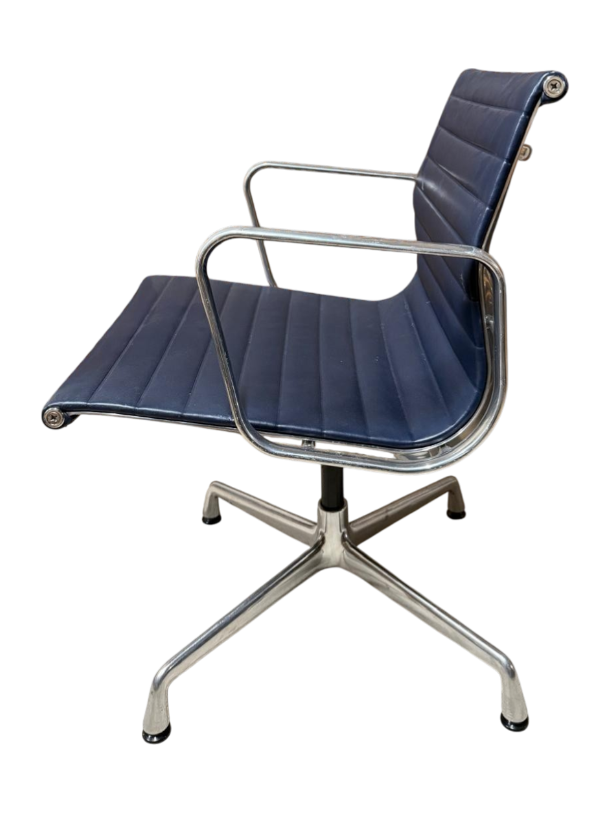 Vitra Eames EA 117 (Pelle blu)